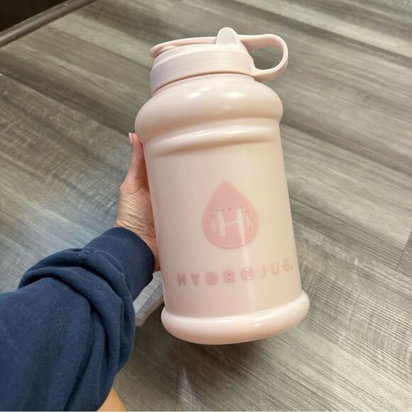 HydroJug pink sand bottle & Wild Ones Pro Water Bottle Sleeve - Snow Leopard - Picture 5 of 13